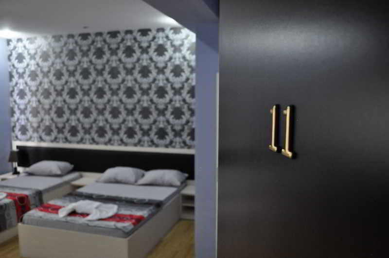 Hotel Cristal Palace Tbilissi Extérieur photo