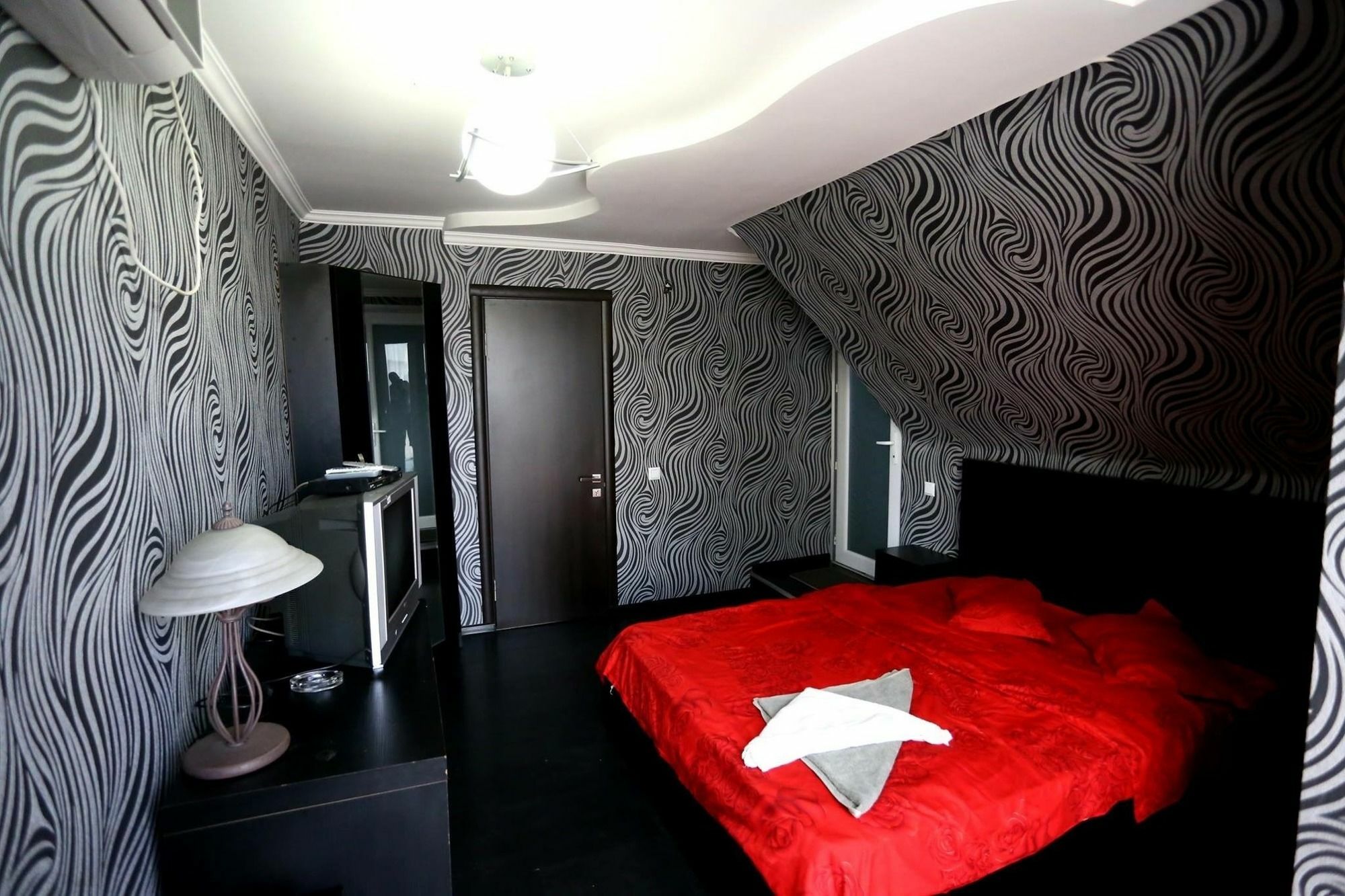 Hotel Cristal Palace Tbilissi Extérieur photo